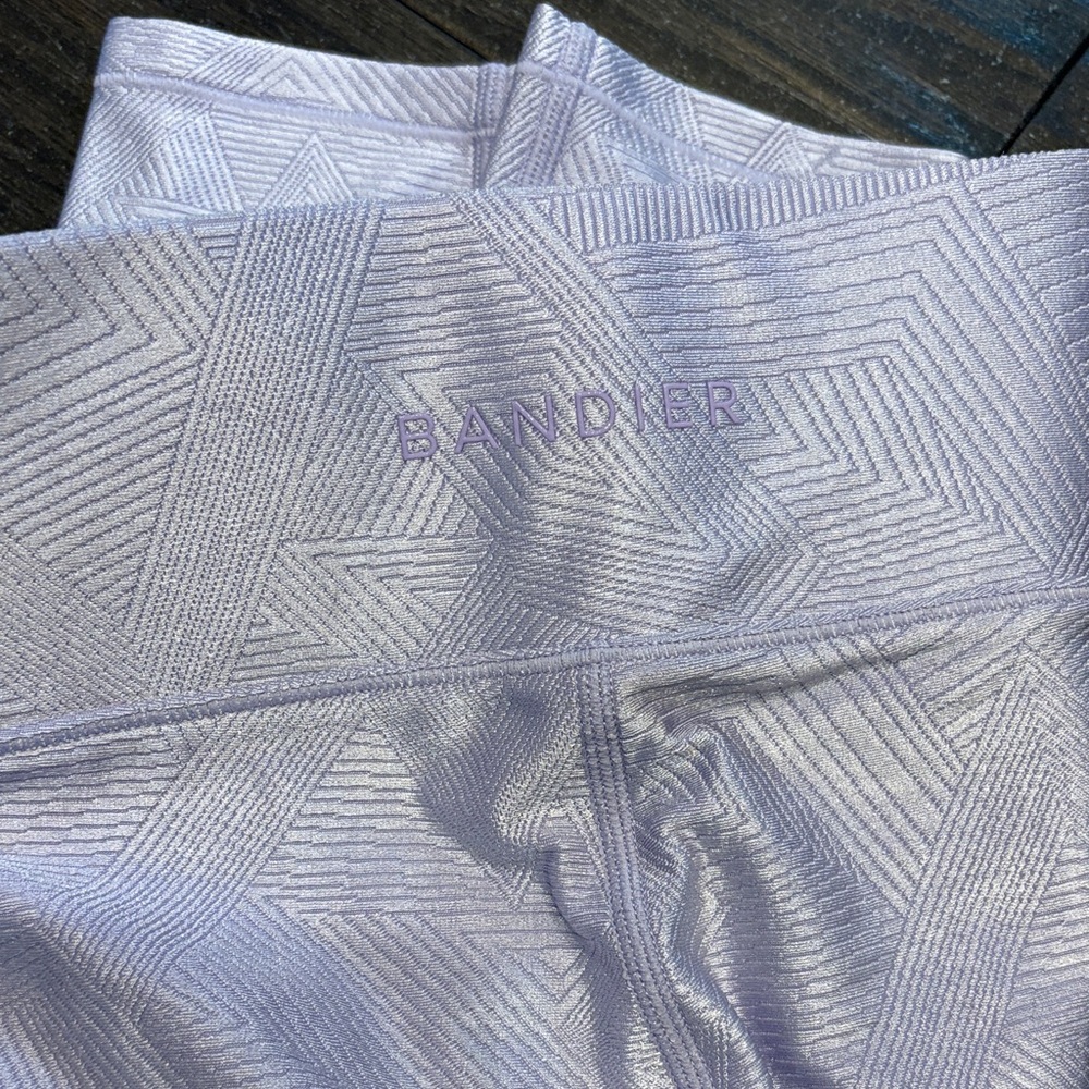 Bandier NWT Size Small Set in Lilac Geo Seamless Sports Bra and Leggings - Picture 6 of 10